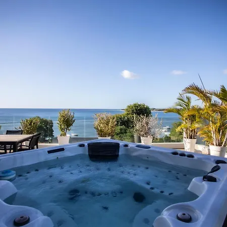 Apartament Modern Penthouse - Sunset, Jacuzzi & Sea Views